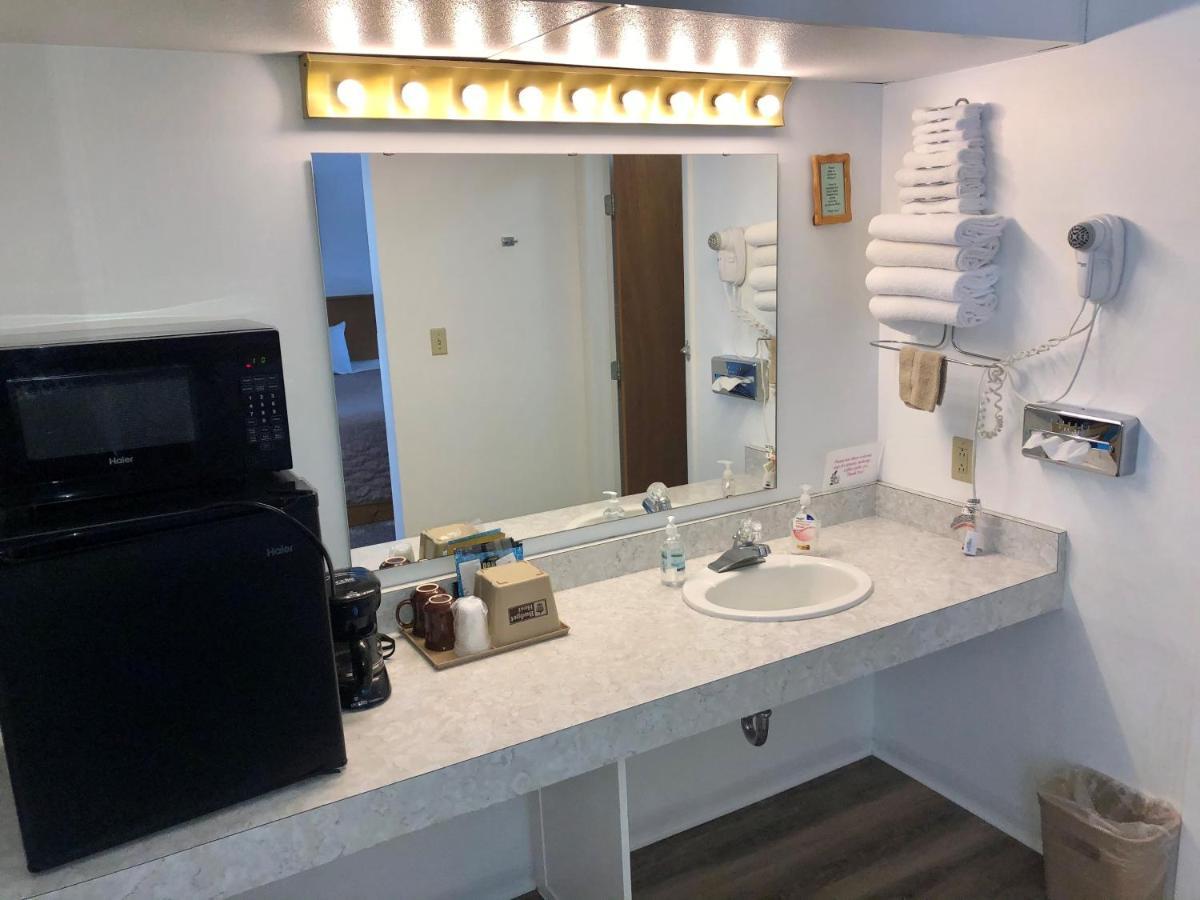 Budget Host Inn Ironwood Dış mekan fotoğraf