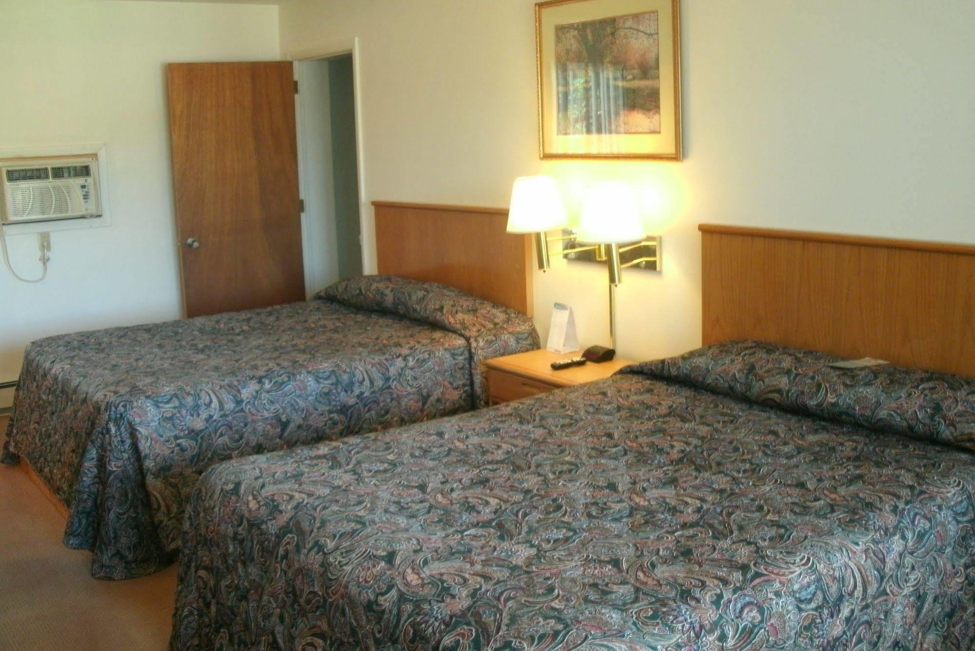 Budget Host Inn Ironwood Dış mekan fotoğraf